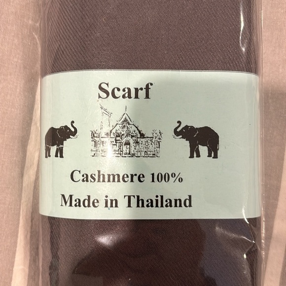 🆕 Cashmere Scarf - Picture 2 of 2